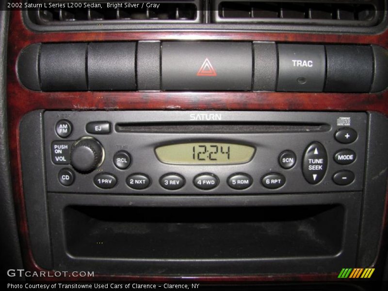 Bright Silver / Gray 2002 Saturn L Series L200 Sedan