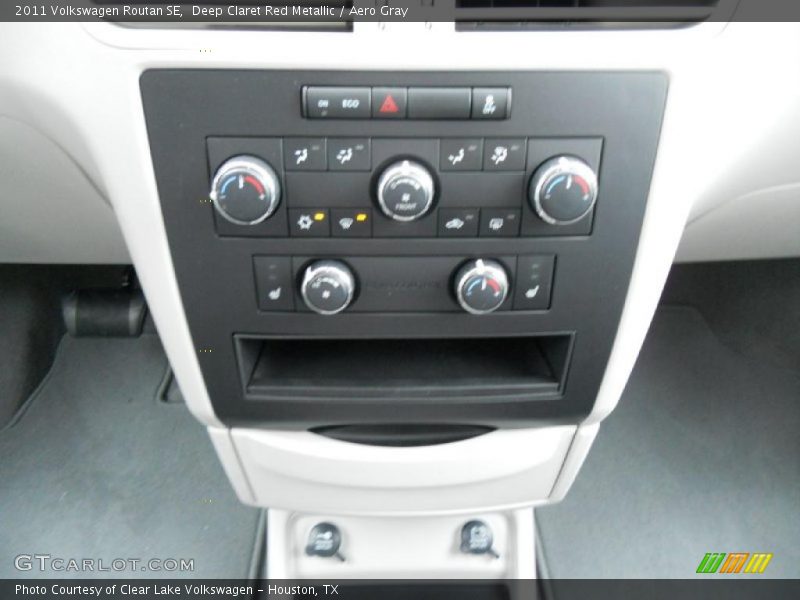 Deep Claret Red Metallic / Aero Gray 2011 Volkswagen Routan SE