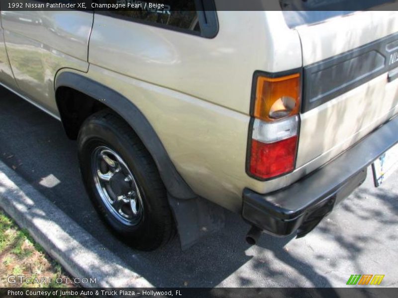 Champagne Pearl / Beige 1992 Nissan Pathfinder XE