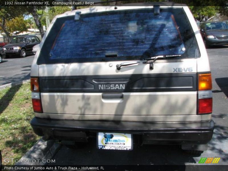 Champagne Pearl / Beige 1992 Nissan Pathfinder XE