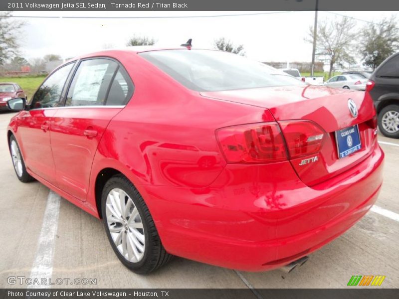 Tornado Red / Titan Black 2011 Volkswagen Jetta SEL Sedan