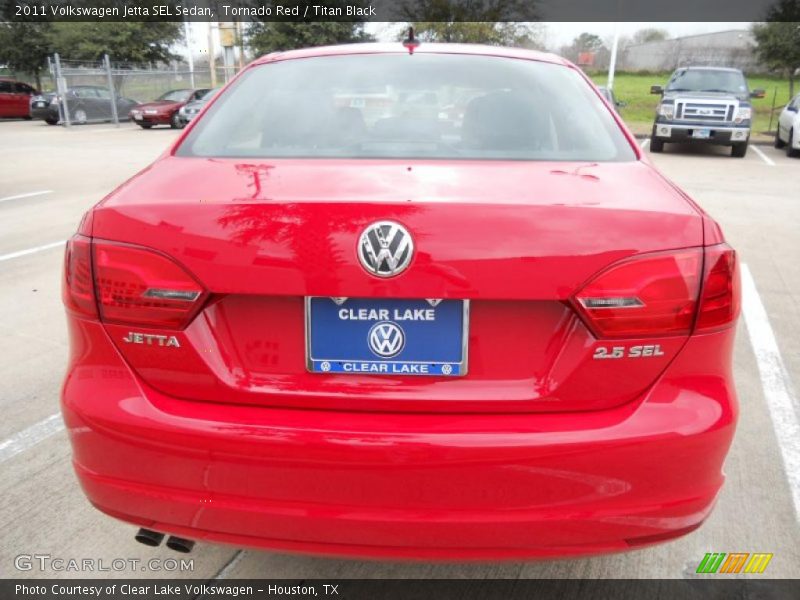 Tornado Red / Titan Black 2011 Volkswagen Jetta SEL Sedan