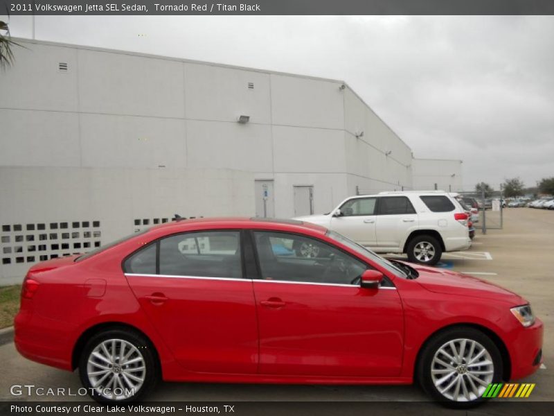 Tornado Red / Titan Black 2011 Volkswagen Jetta SEL Sedan