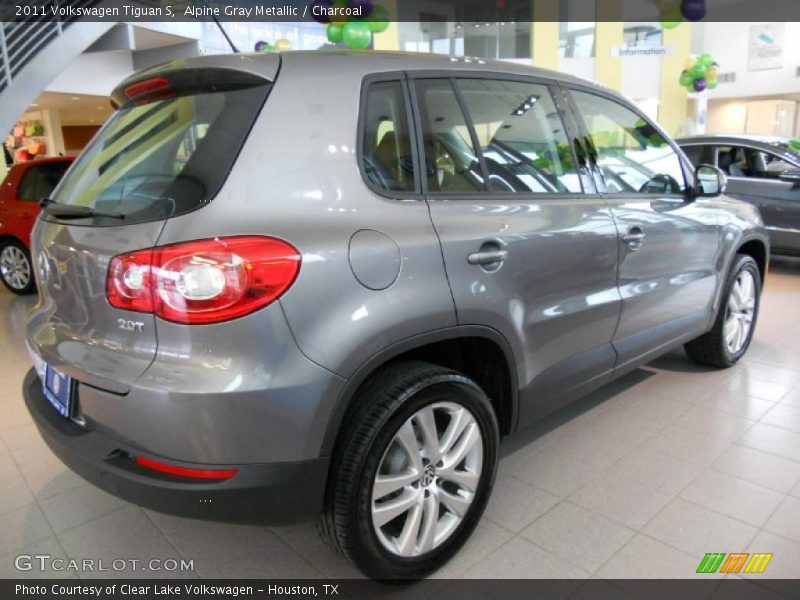 Alpine Gray Metallic / Charcoal 2011 Volkswagen Tiguan S