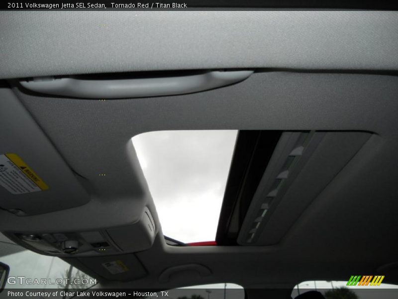 Tornado Red / Titan Black 2011 Volkswagen Jetta SEL Sedan