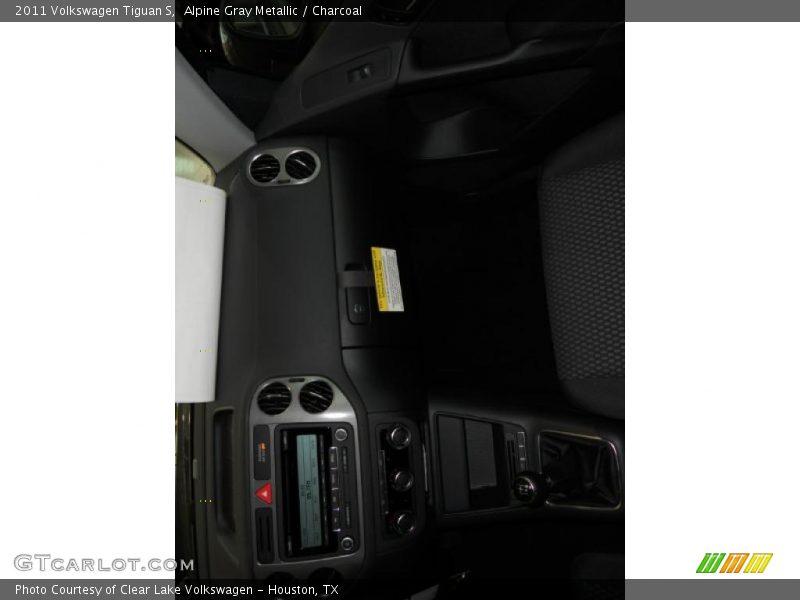 Alpine Gray Metallic / Charcoal 2011 Volkswagen Tiguan S