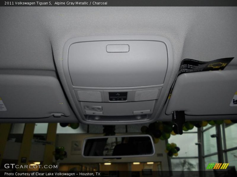 Alpine Gray Metallic / Charcoal 2011 Volkswagen Tiguan S