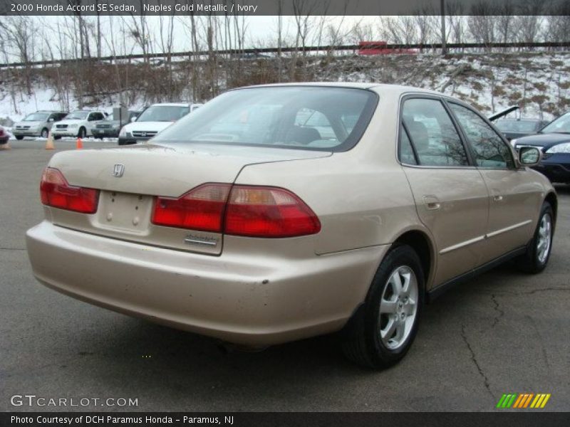 Naples Gold Metallic / Ivory 2000 Honda Accord SE Sedan