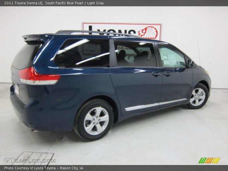 South Pacific Blue Pearl / Light Gray 2011 Toyota Sienna LE