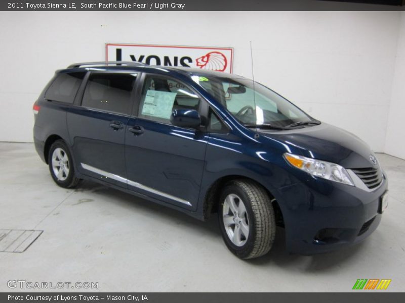 South Pacific Blue Pearl / Light Gray 2011 Toyota Sienna LE