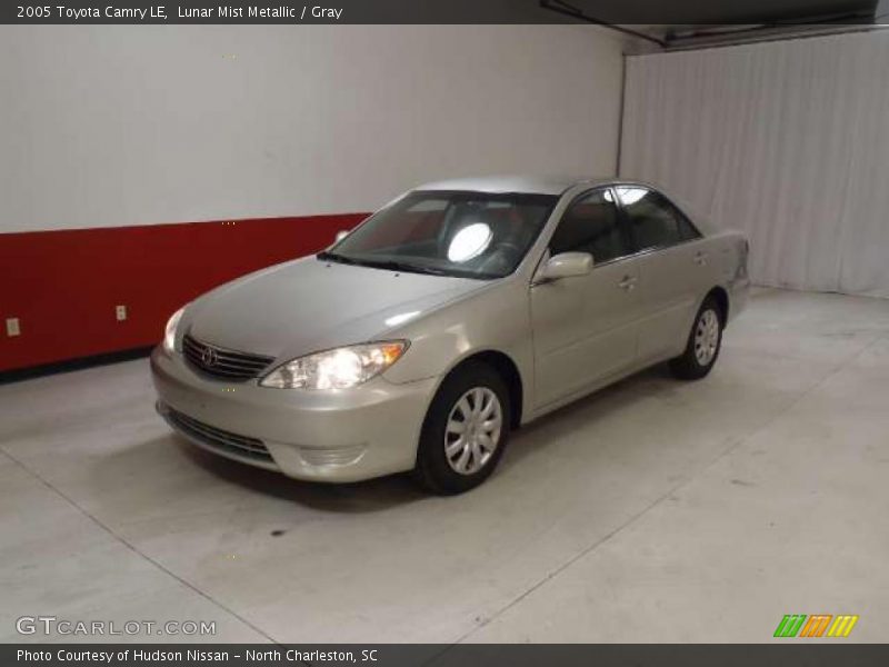 Lunar Mist Metallic / Gray 2005 Toyota Camry LE