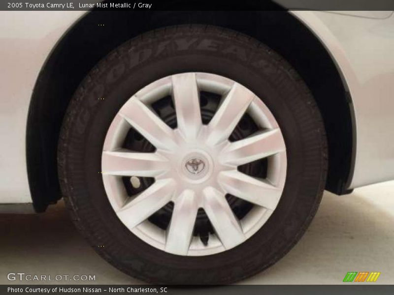 Lunar Mist Metallic / Gray 2005 Toyota Camry LE