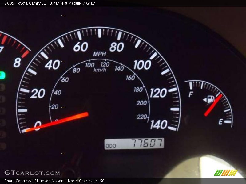 Lunar Mist Metallic / Gray 2005 Toyota Camry LE