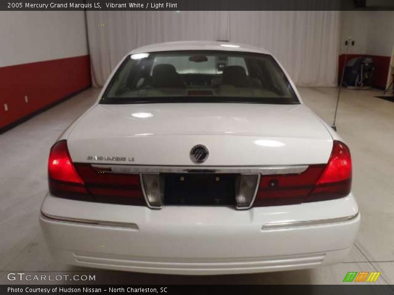 Vibrant White / Light Flint 2005 Mercury Grand Marquis LS
