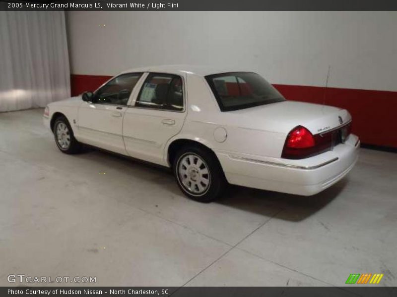 Vibrant White / Light Flint 2005 Mercury Grand Marquis LS