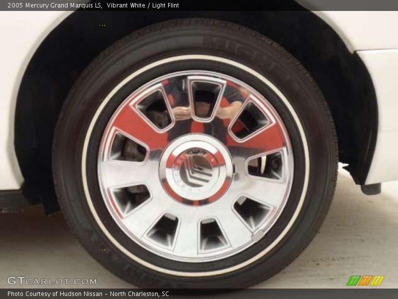 Vibrant White / Light Flint 2005 Mercury Grand Marquis LS