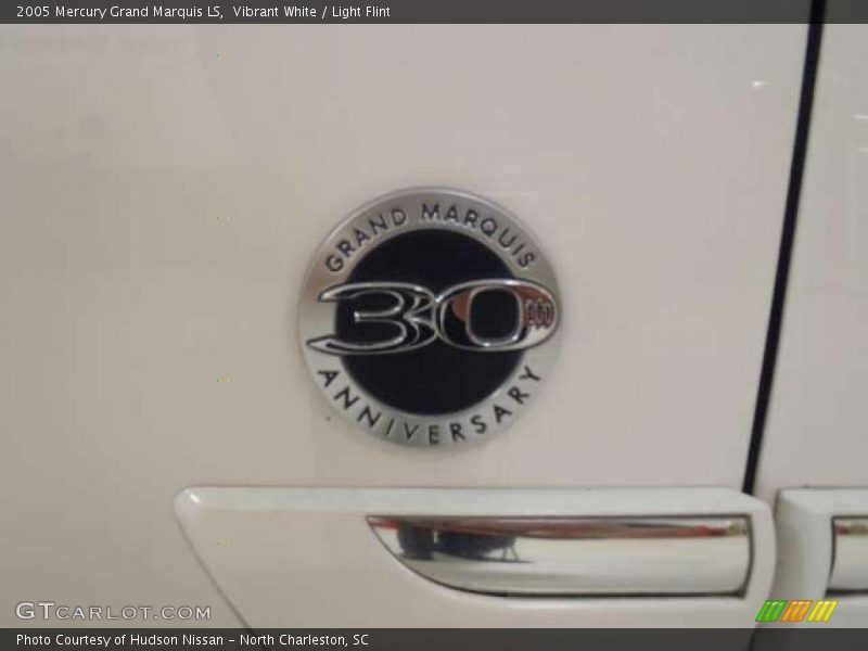 Vibrant White / Light Flint 2005 Mercury Grand Marquis LS