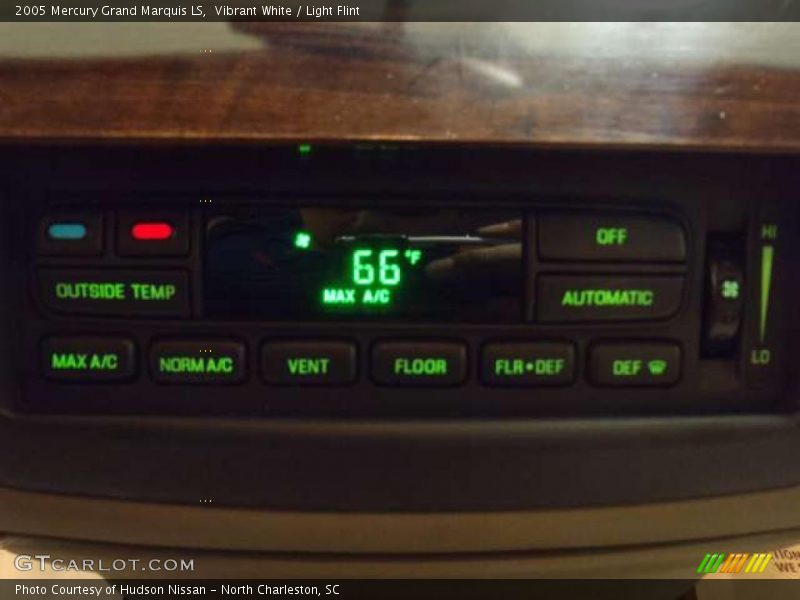 Vibrant White / Light Flint 2005 Mercury Grand Marquis LS