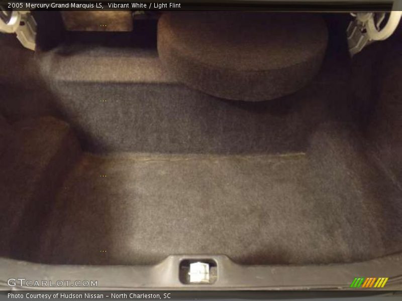 Vibrant White / Light Flint 2005 Mercury Grand Marquis LS