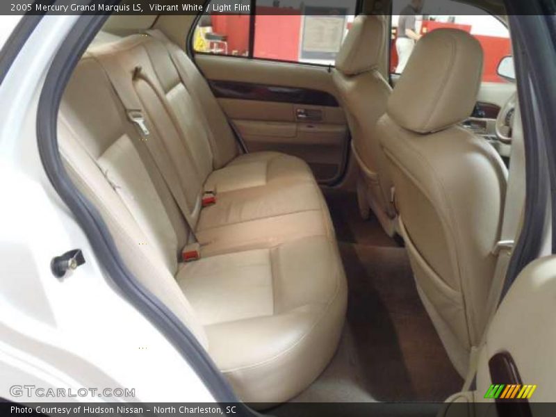 Vibrant White / Light Flint 2005 Mercury Grand Marquis LS
