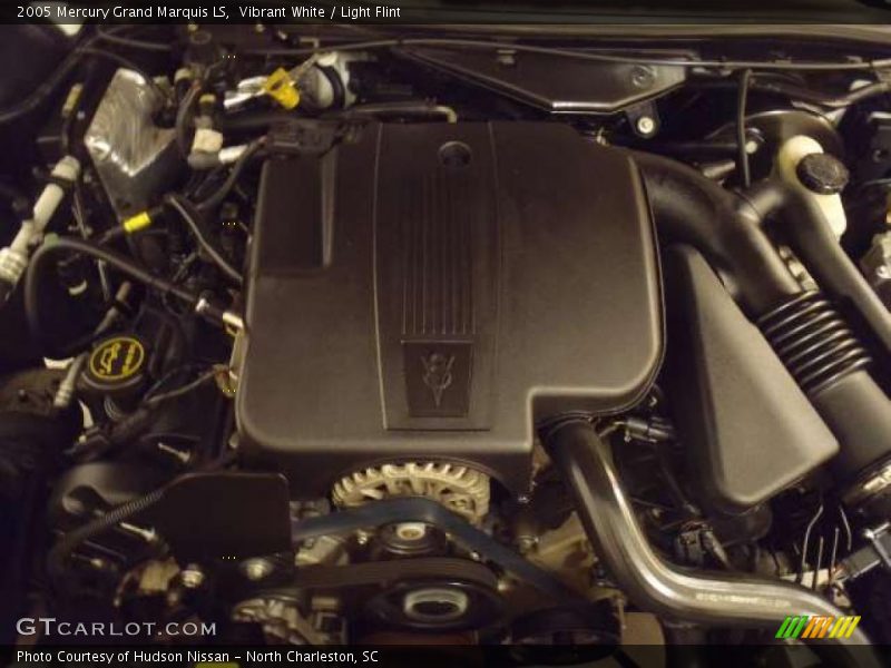 Vibrant White / Light Flint 2005 Mercury Grand Marquis LS