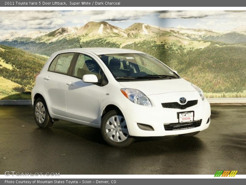 Front 3/4 View of 2011 Yaris 5 Door Liftback