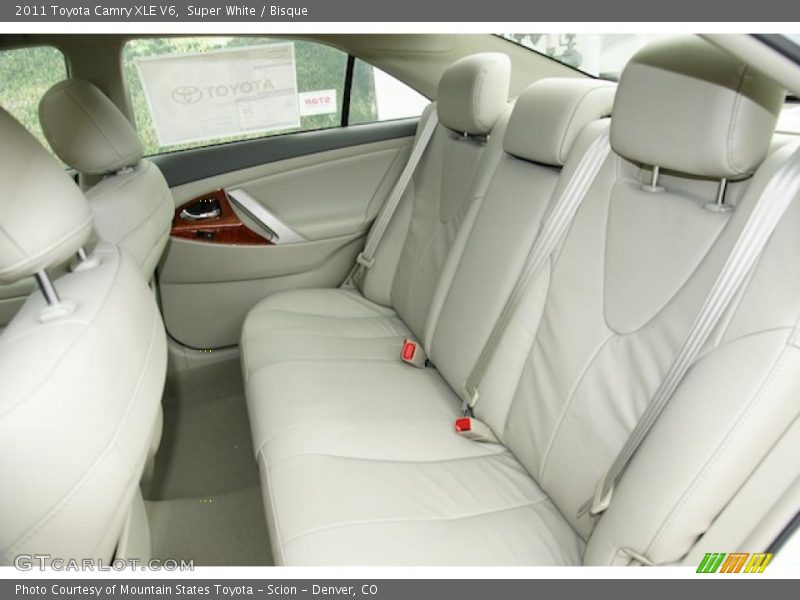 Super White / Bisque 2011 Toyota Camry XLE V6