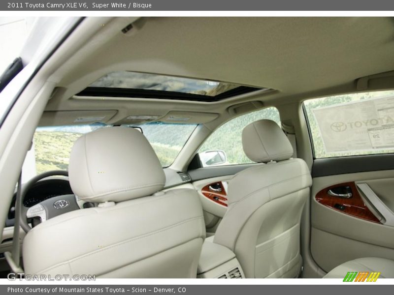 Super White / Bisque 2011 Toyota Camry XLE V6