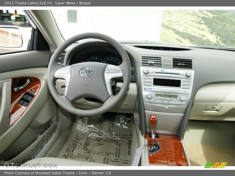 Super White / Bisque 2011 Toyota Camry XLE V6