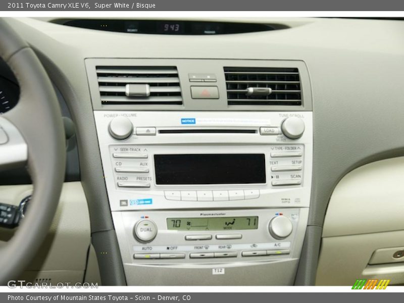 Super White / Bisque 2011 Toyota Camry XLE V6