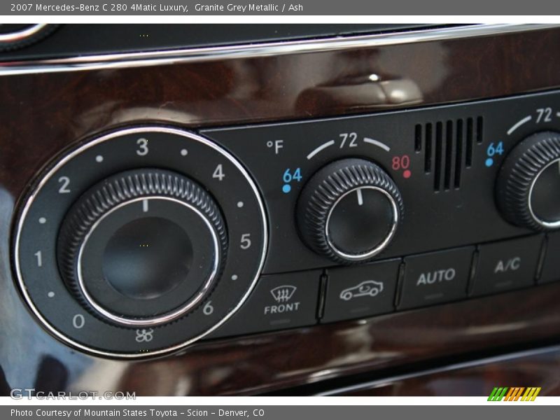 Controls of 2007 C 280 4Matic Luxury