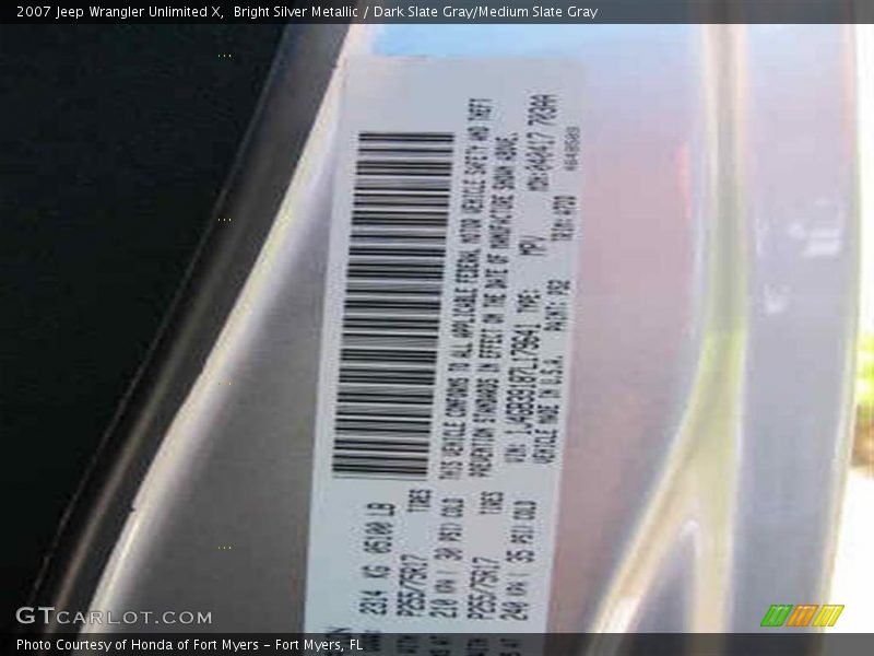 Bright Silver Metallic / Dark Slate Gray/Medium Slate Gray 2007 Jeep Wrangler Unlimited X