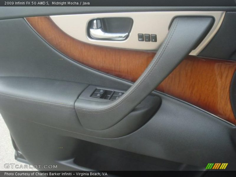 Door Panel of 2009 FX 50 AWD S