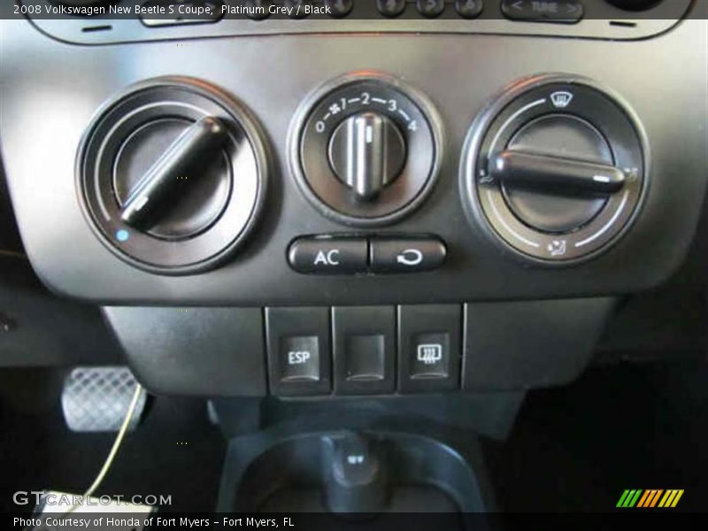 Platinum Grey / Black 2008 Volkswagen New Beetle S Coupe
