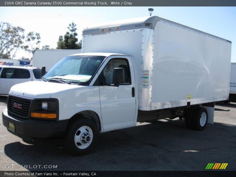 White / Gray 2004 GMC Savana Cutaway 3500 Commercial Moving Truck