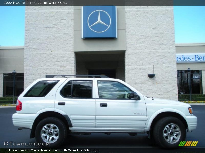 Alpine White / Gray 2002 Isuzu Rodeo LS