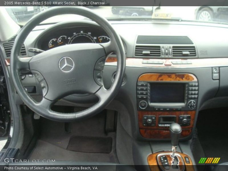 Dashboard of 2005 S 500 4Matic Sedan