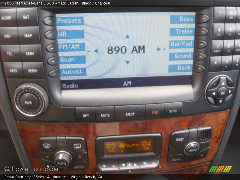 Controls of 2005 S 500 4Matic Sedan