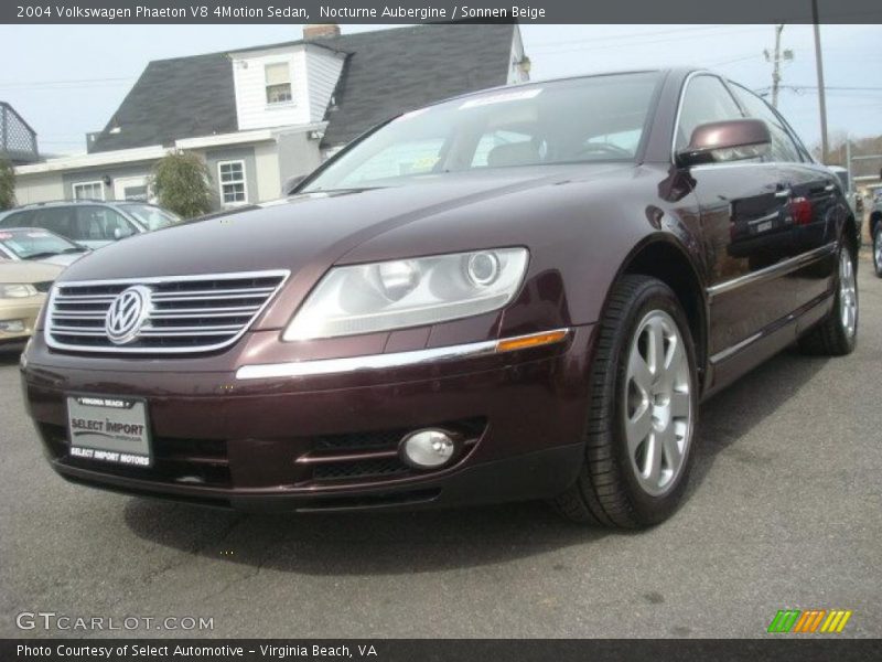 Front 3/4 View of 2004 Phaeton V8 4Motion Sedan