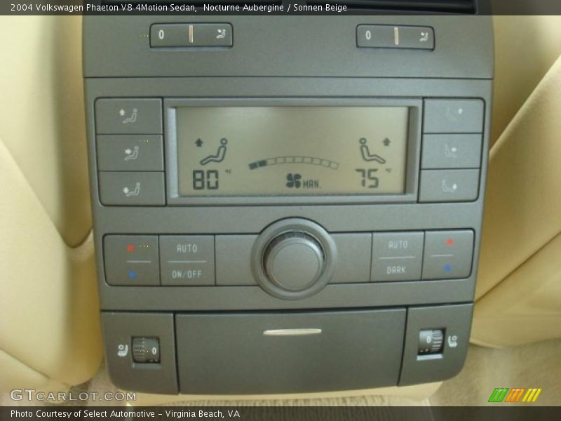 Controls of 2004 Phaeton V8 4Motion Sedan
