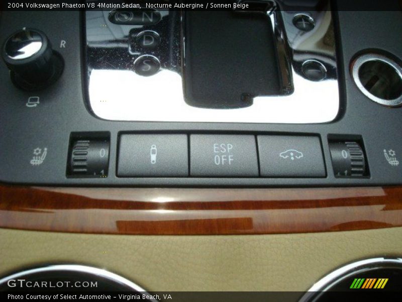 Controls of 2004 Phaeton V8 4Motion Sedan