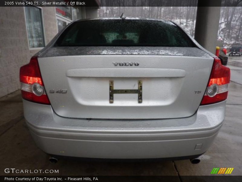 Silver Metallic / Off Black 2005 Volvo S40 T5