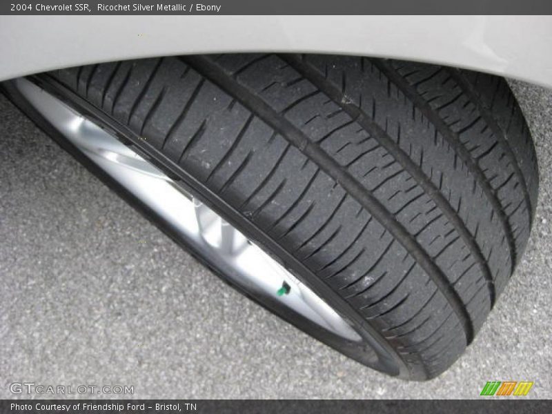 Ricochet Silver Metallic / Ebony 2004 Chevrolet SSR