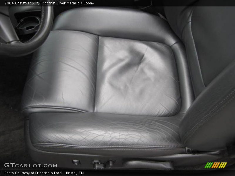 Ricochet Silver Metallic / Ebony 2004 Chevrolet SSR