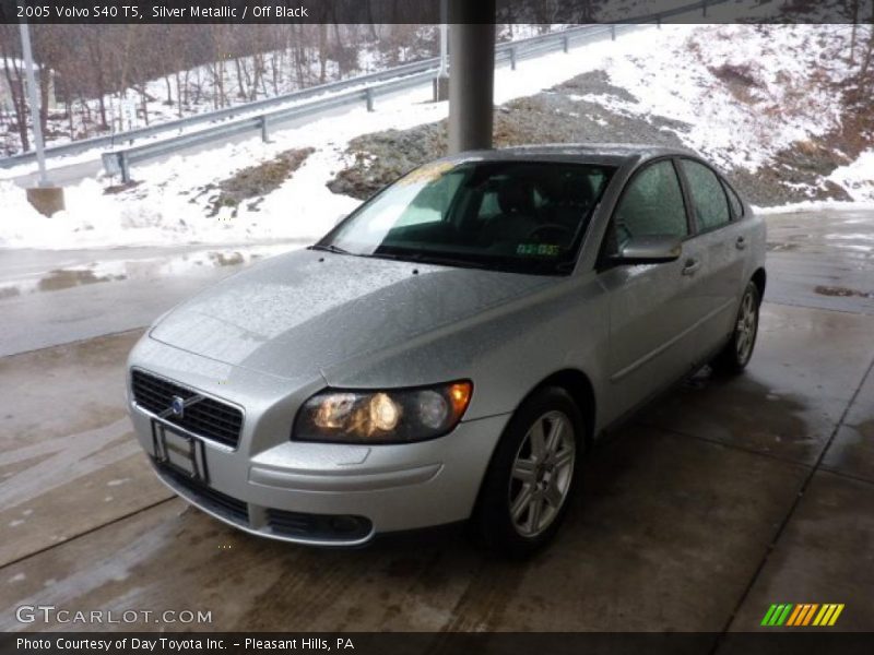 Silver Metallic / Off Black 2005 Volvo S40 T5