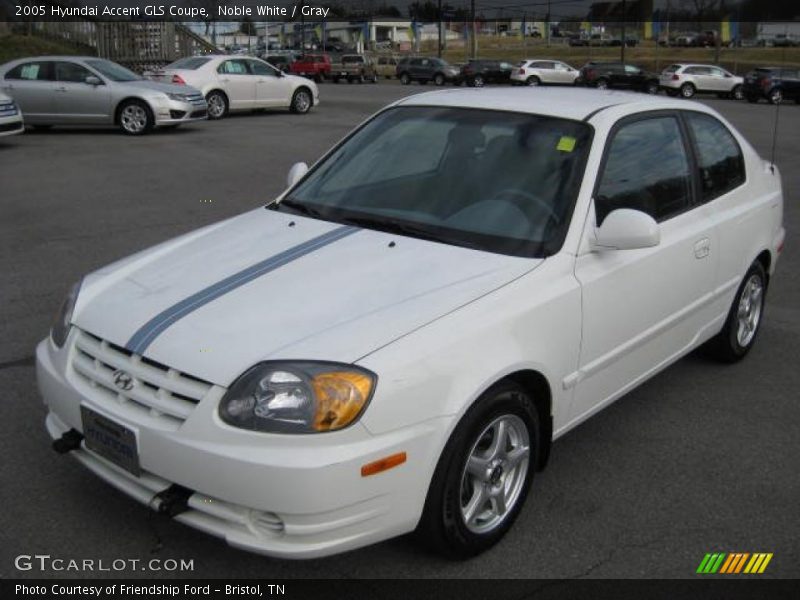 Front 3/4 View of 2005 Accent GLS Coupe