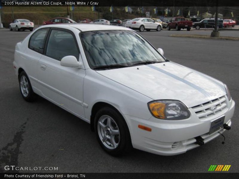 Noble White / Gray 2005 Hyundai Accent GLS Coupe