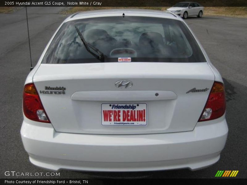 Noble White / Gray 2005 Hyundai Accent GLS Coupe