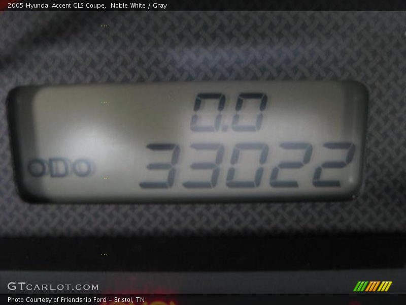 Noble White / Gray 2005 Hyundai Accent GLS Coupe