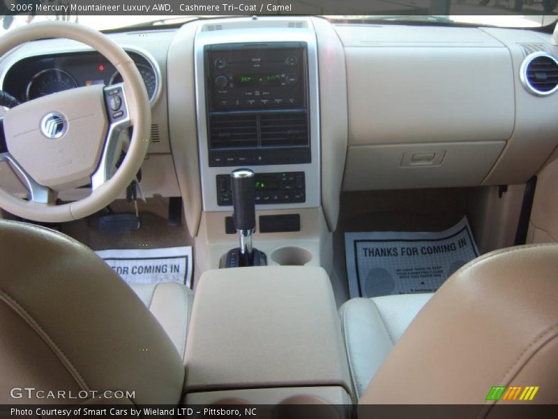 Cashmere Tri-Coat / Camel 2006 Mercury Mountaineer Luxury AWD
